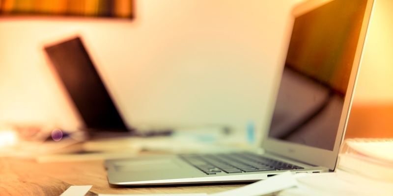 Jak wykluczyć (usunąć) parametr Facebook fbclid z danych Google Analytics?