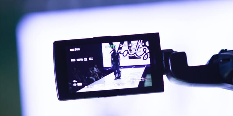 Live marketing – jak promować produkty za pomocą transmisji na żywo w internecie?