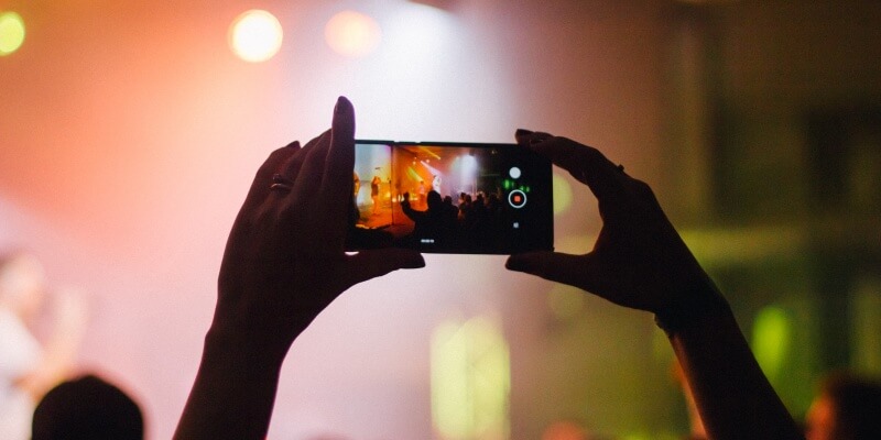 Relacje na żywo, czyli jak skutecznie zwiększyć zaangażowanie odbiorców w internecie